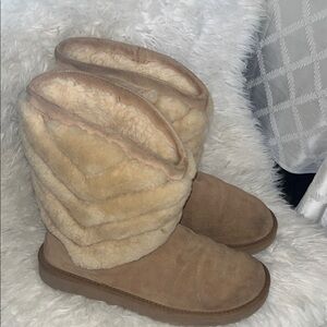UGG Tania Cozy Tan Shearling Women's Boots Size 10